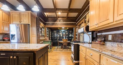 Spacious Mountain Cabin with Sweeping Views