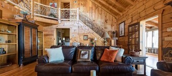 Spacious Mountain Cabin with Sweeping Views