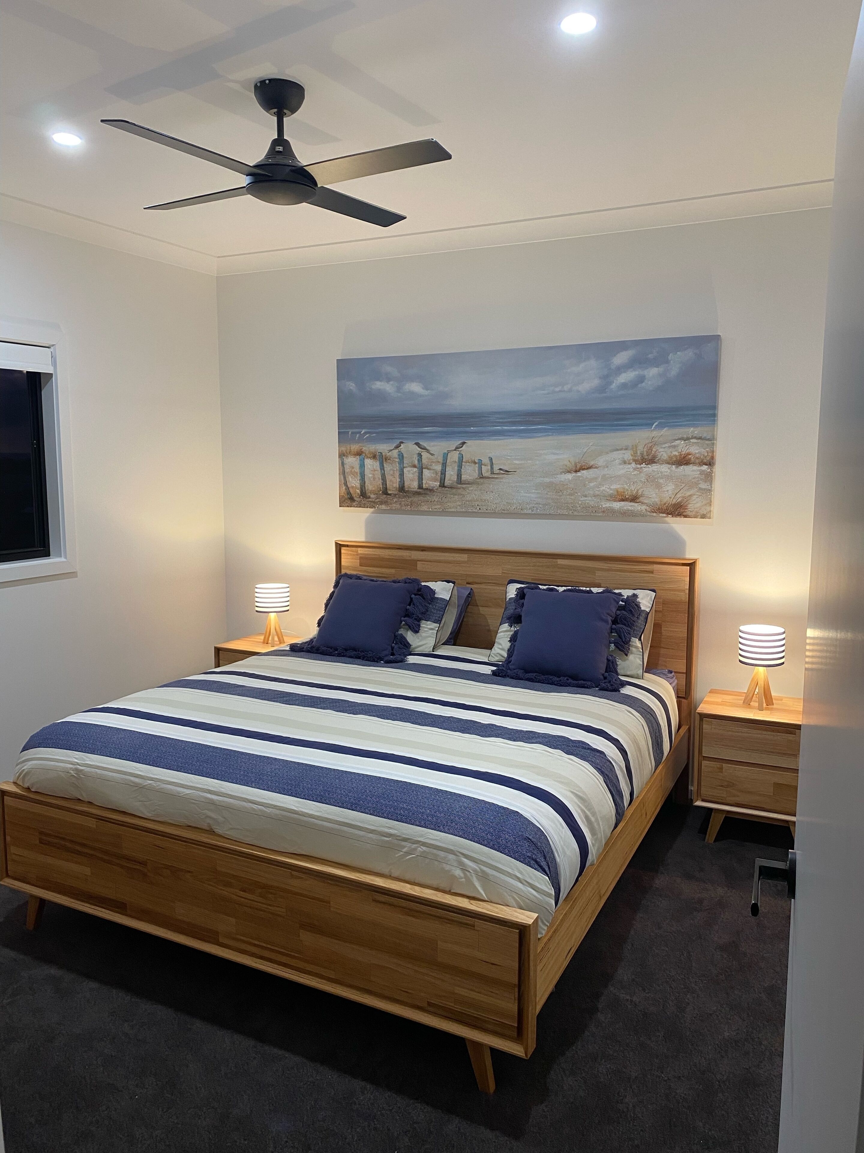 Main Bedroom King Bed (Linen supplied)