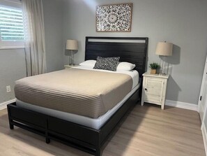 3 quartos, ferros/tábuas de passar roupa, Wi-Fi, roupa de cama