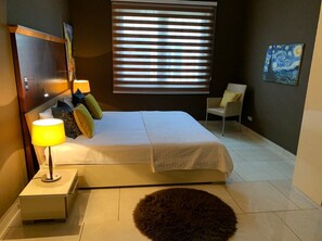 3 habitaciones, tabla de planchar con plancha, wifi y ropa de cama 