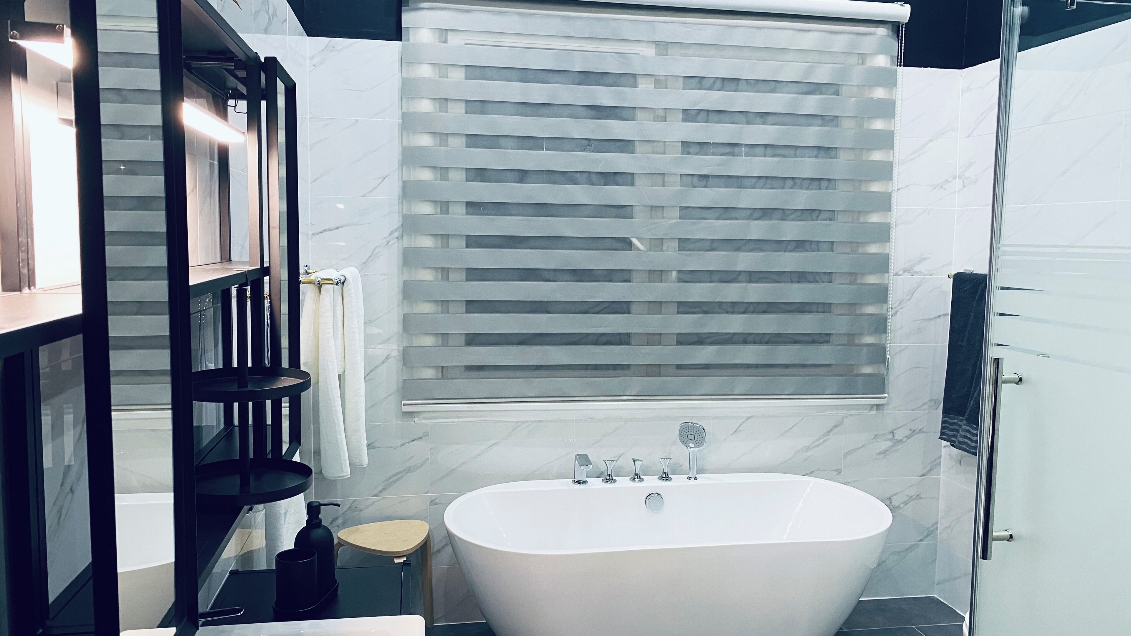 Hårtørrer, håndklæder, Shampoo