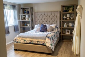 4 bedrooms, desk, iron/ironing board, free WiFi