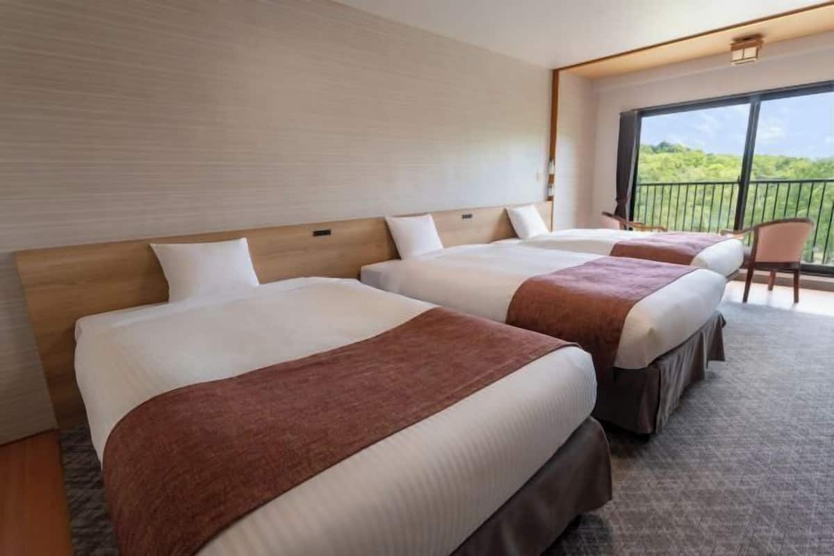 In-room safe, iron/ironing board, free WiFi, bed sheets