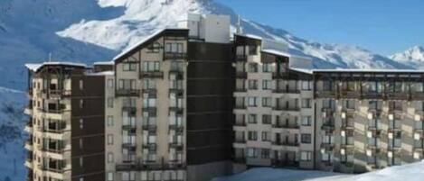 المنشأة من الخارج