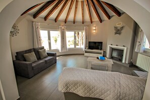 4 slaapkamers, een strijkplank/strijkijzer, wifi, beddengoed