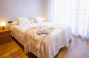 2 slaapkamers, een strijkplank/strijkijzer, reisbedje, gratis wifi