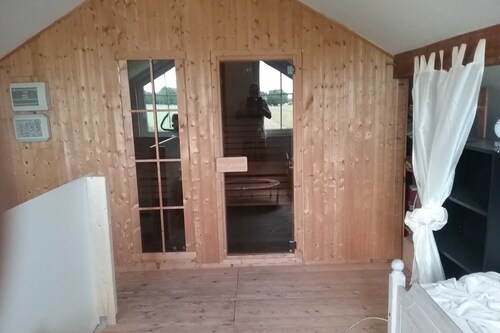 App. with own sauna, quiet and idyllic - new room