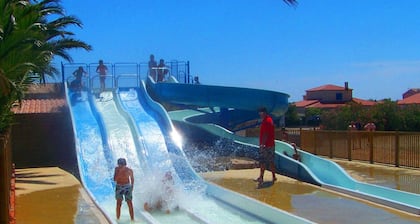 Le BarcarĂšs, jolie Marina pour les vacances