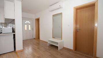 Huoneisto (Two-Bedroom Apartment) | Ulkopuoli