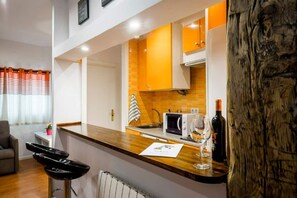 Private kitchen - Collegiate Apartment 'Plaza Mayor' (Madrid)