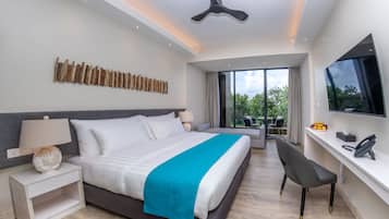 Camera Deluxe con letto matrimoniale o 2 letti singoli, 1 camera da letto | Minibar, una cassaforte in camera, con stile personalizzato