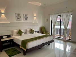 Superior Room | Premium bedding, desk, laptop workspace, WiFi