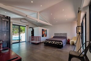 5 室のベッドルーム、セーフティボックス (室内)、防音設備、アイロン / アイロン台