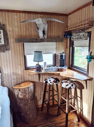 Wild West at Olympic Railway Inn - Pet Friendly