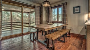 House, 3 Bedrooms | In-room dining
