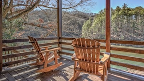 House, 3 Bedrooms | Balcony