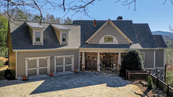 House, 5 Bedrooms | Exterior