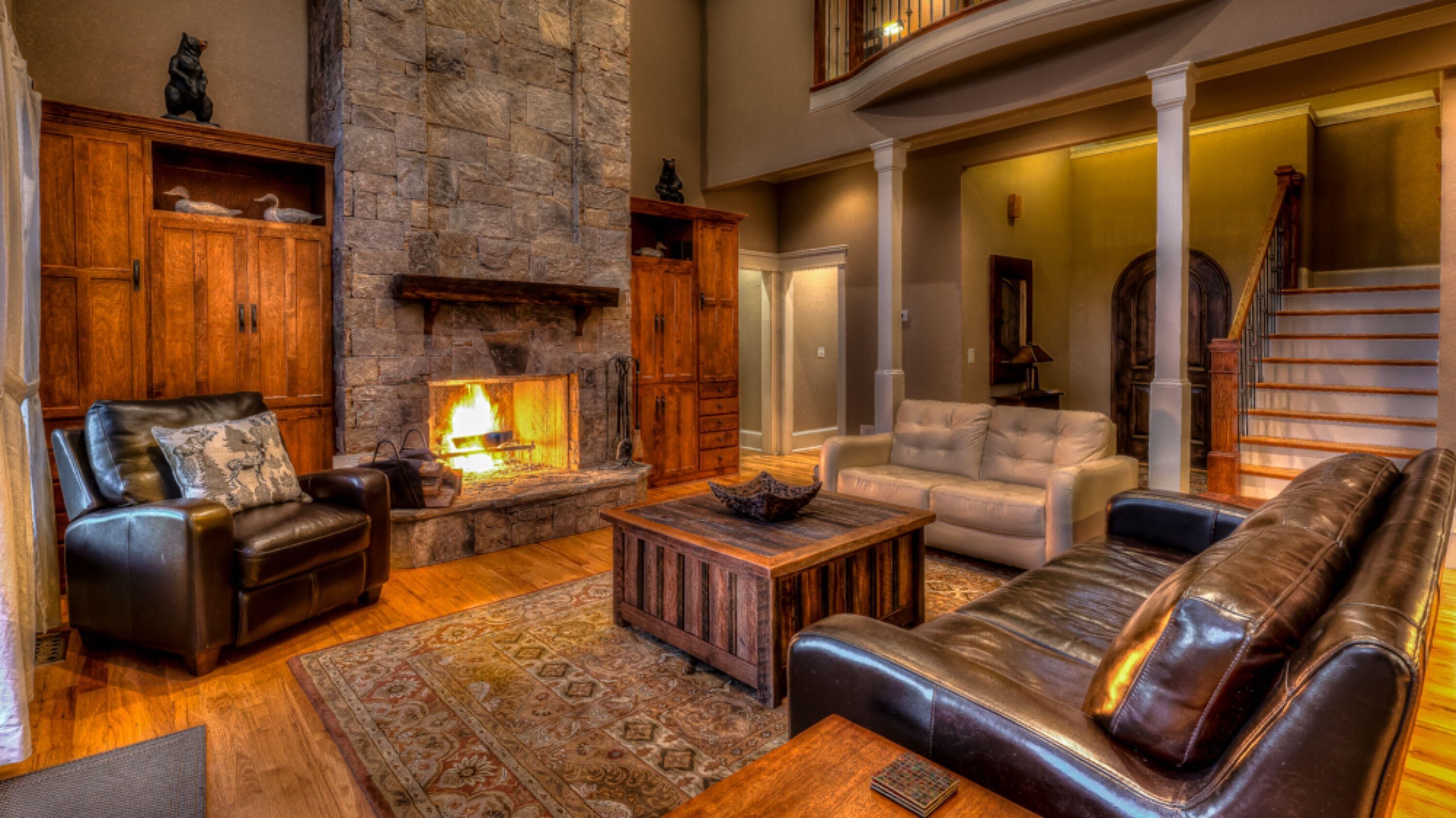 House, 5 Bedrooms | Living room