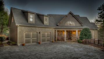 House, 5 Bedrooms | Bahagian luar