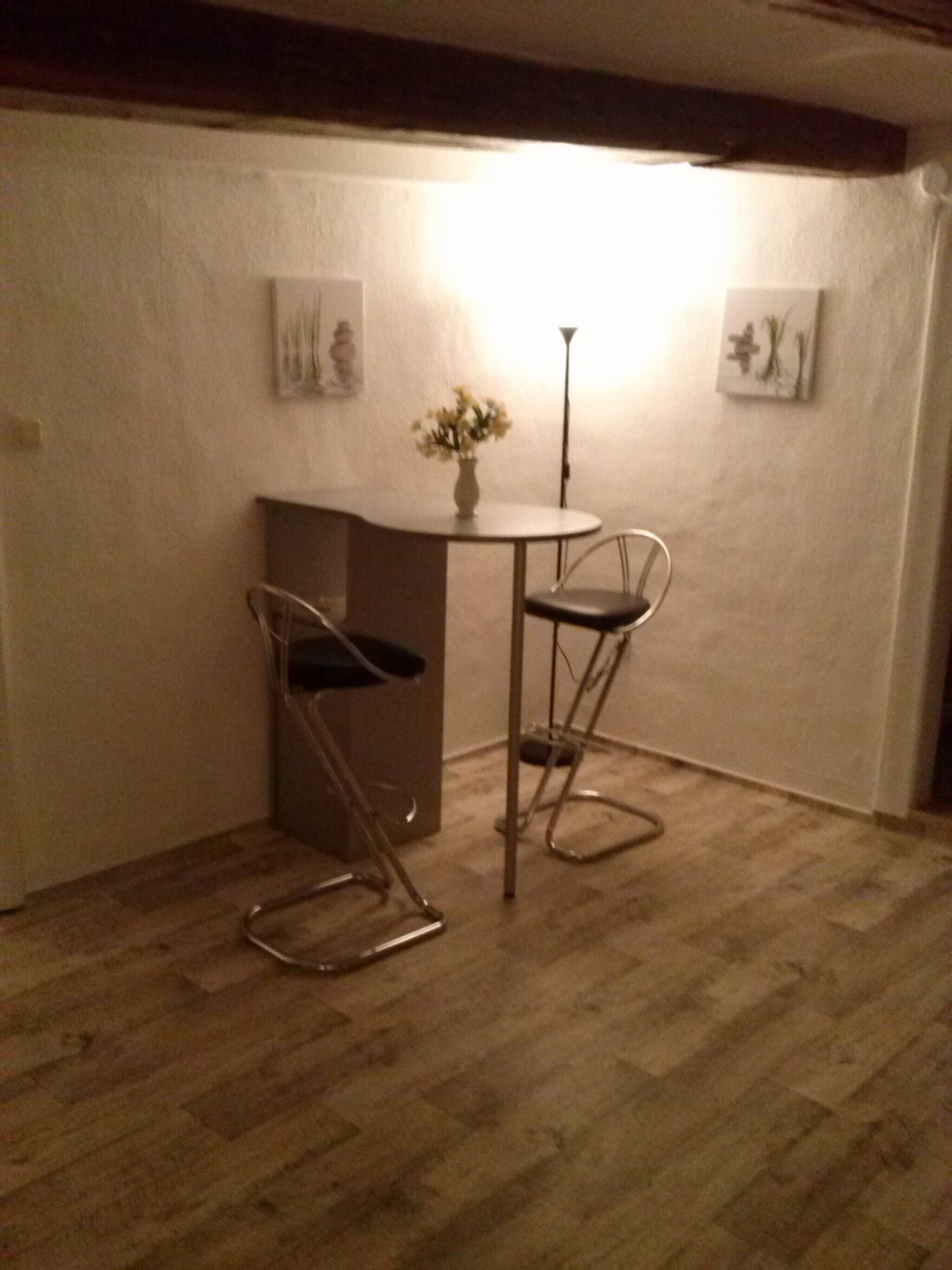 Appartement, 2 chambres, vue jardin | Salle de séjour | Télévision