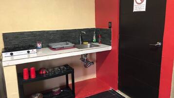 Apartment, 1 Bedroom, Smoking, City View | Interior