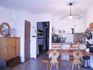 Réfrigérateur, micro-ondes, lave-vaisselle