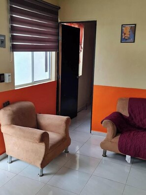 Apartment, 1 Bedroom, Smoking | Living room
