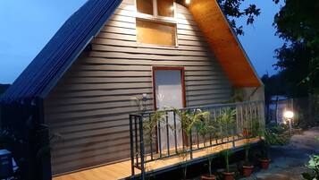 Chalet, 2 Bedrooms, Smoking, Private Pool | Front of property