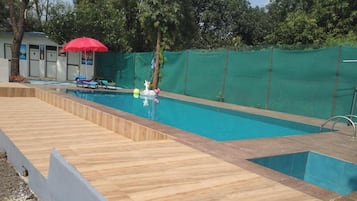 Chalet, 2 habitaciones, para fumadores, alberca privada | Alberca | Alberca al aire libre