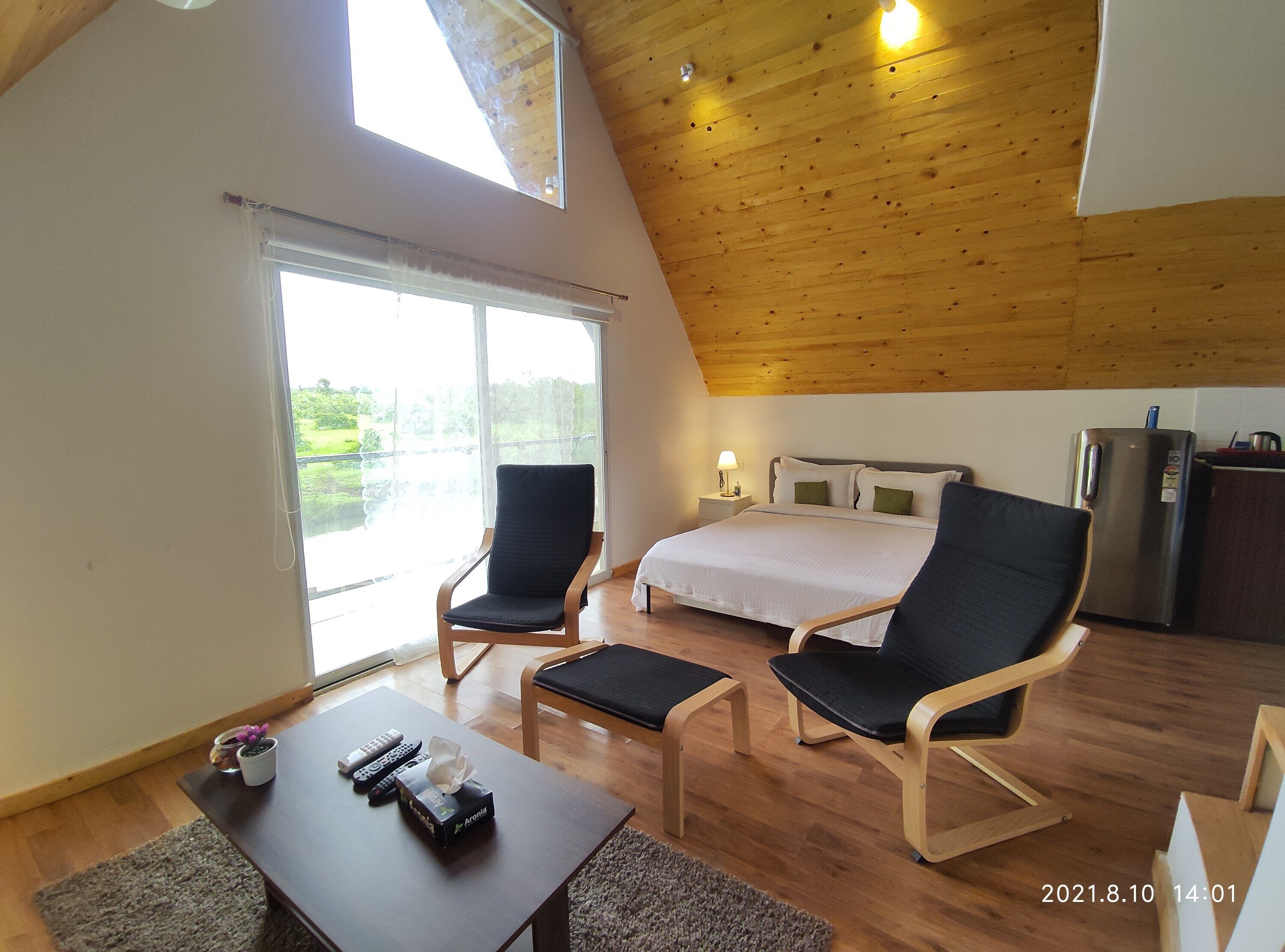 Nhà gỗ, 2 phòng ngủ, hút thuốc, hồ bơi riêng | 2 phòng ngủ, bàn ủi/dụng cụ ủi quần áo 