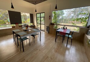 Chalet, 2 Bedrooms, Smoking, Private Pool | Dining