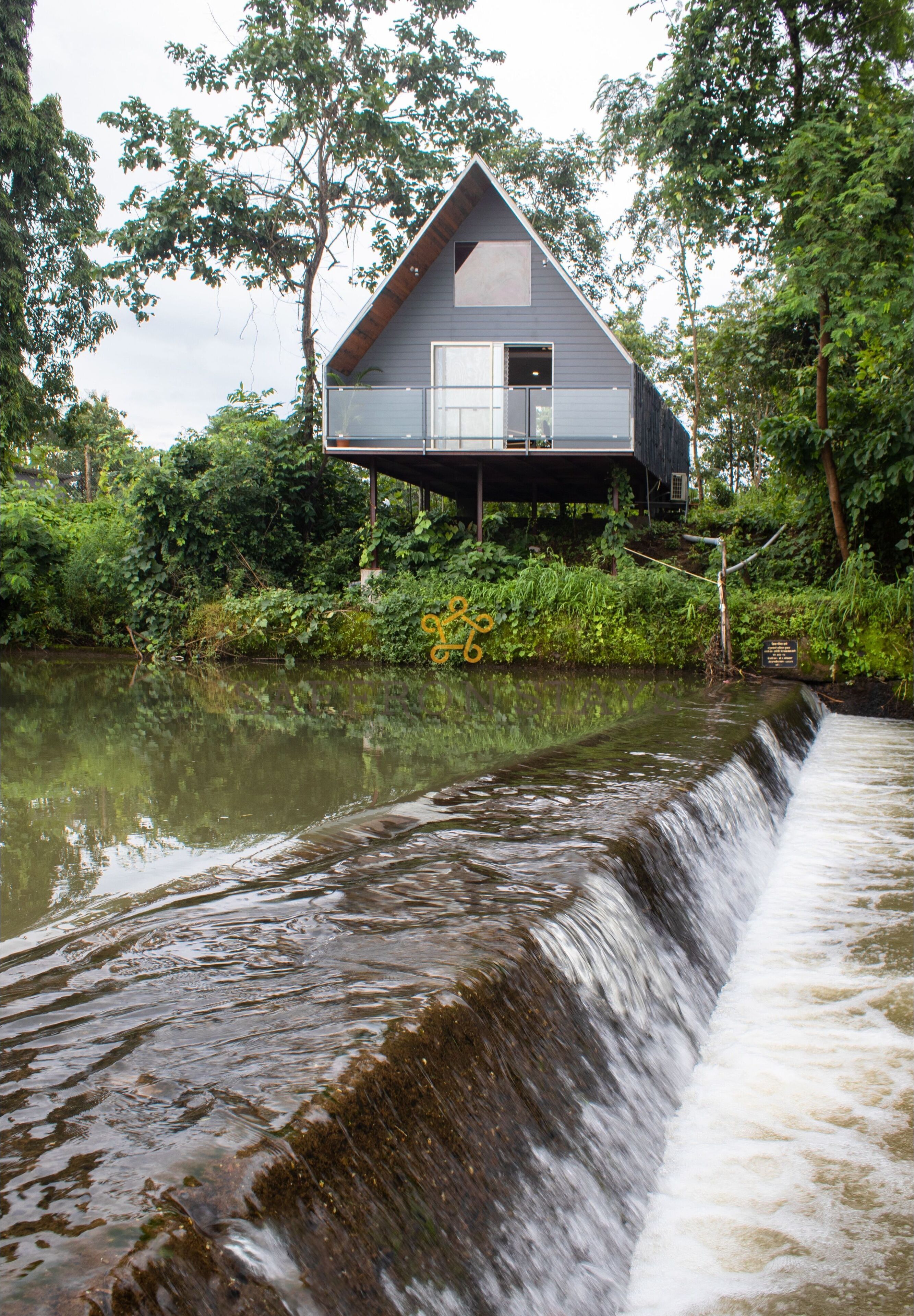 Stuga - 2 sovrum - rökare - privat pool | Trädgård