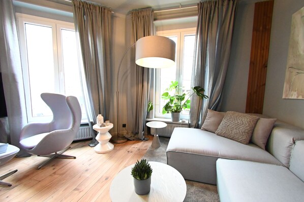 Dining - Cheap Luxury Stay From 50 Pppn (Antwerp)