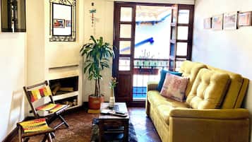 Apartment, 2 Bedrooms, Terrace, City View | Lounge