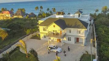 Huone, 1 makuuhuone, esteetön, tupakointi sallittu | Ulkopuoli