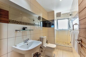 Apartemen, 3 kamar tidur, balkon, pemandangan kota | Kamar mandi