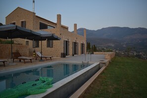 Villa, 3 habitaciones, alberca privada, vista al jardín | Alberca | Alberca al aire libre 