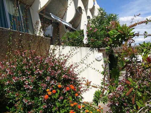 Cozy Studio, Pool Access, Parking, 4 Guests, South Beach Neighborhood