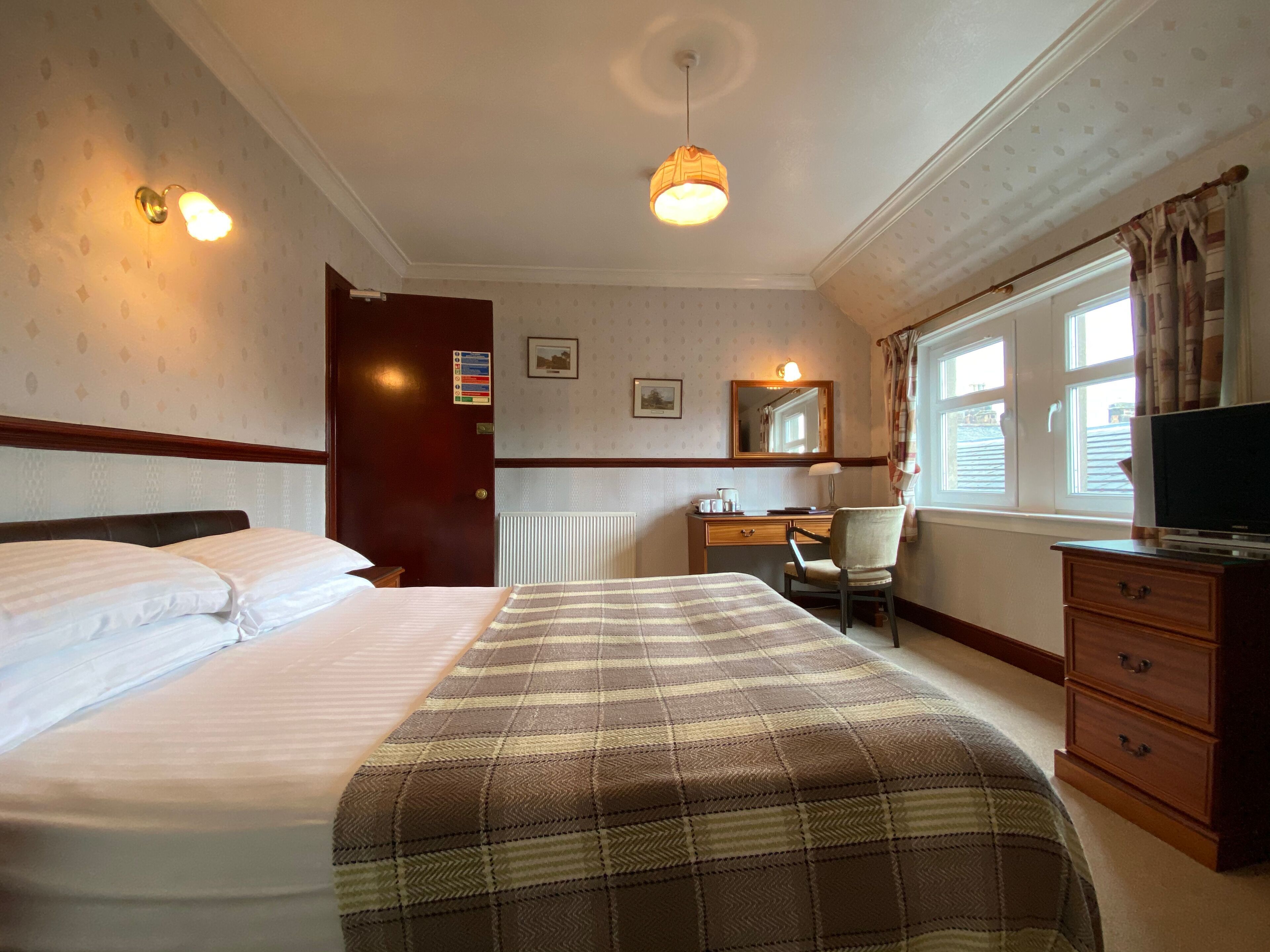 Desk, iron/ironing board, free WiFi, bed sheets