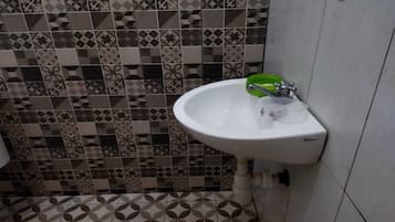 Dusche, Regendusche, Bidet, Seife