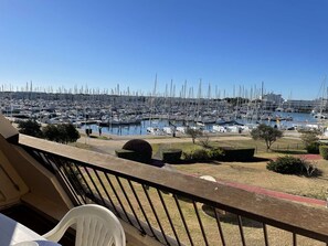 Terrace/patio - Cabin studio for 4 with pool and parking in Port Camargue (Port Camargue)