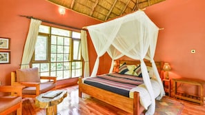 1 bedroom, bed sheets - Primate Lodge (Kibale)