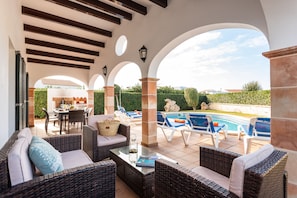 Outdoor dining - villa Lirio  (Cap d´Artruix)