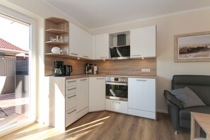 Kühlschrank, Ofen, Herdplatte, Geschirrspüler
