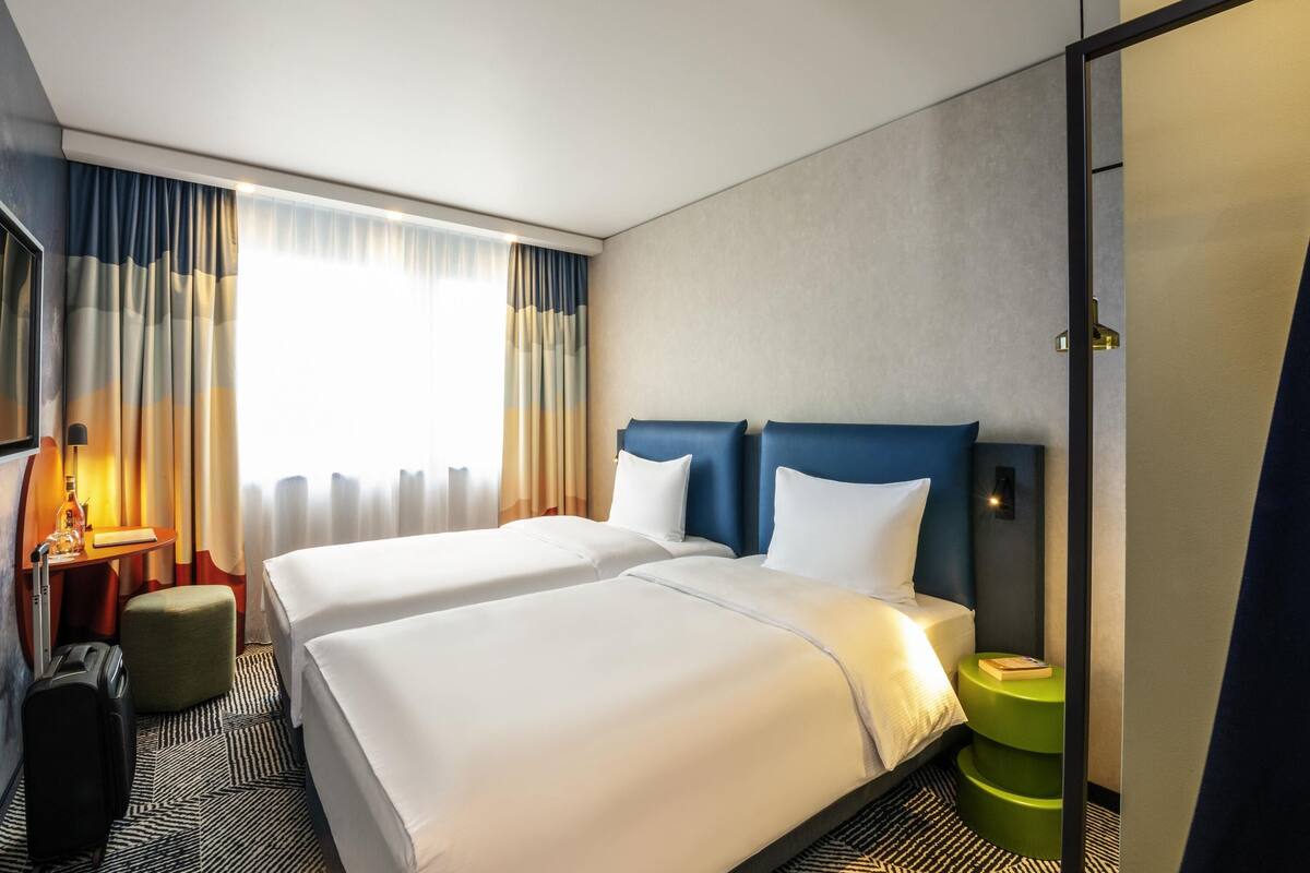 standard room, 2 single beds | desk, free wifi, bed sheets