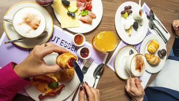 Desayuno buffet (CHF 20 por persona)