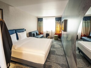 Ropa de cama hipoalergénica, escritorio, wifi gratis y ropa de cama
