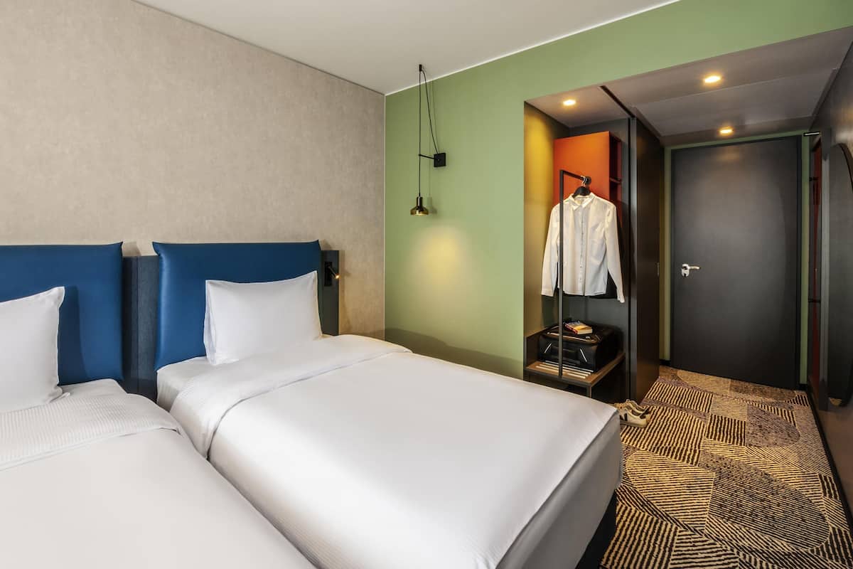 Standard Room, 2 Katil Bujang (Single) | Meja, Wi-fi percuma, cadar katil