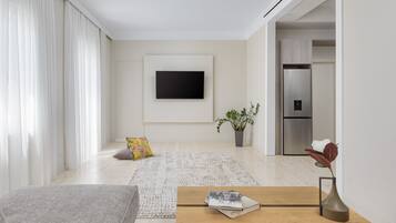 3 bedrooms, in-room safe, iron/ironing board, free WiFi